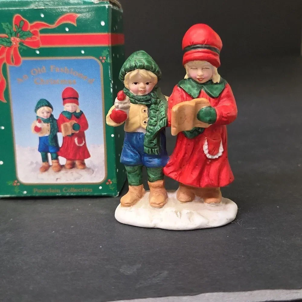 Festive‎ Kids Figurine Set Vintage Russ Christmas Figurines